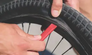 Jak zmienić oponę w rowerze - proste kroki, które musisz znać