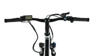 Jak działa manetka gazu w rowerze elektrycznym i jak ją wykorzystać?
