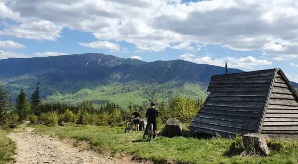 Trasy rowerowe w Zawoi: Odkryj najlepsze szlaki i uniknij trudności