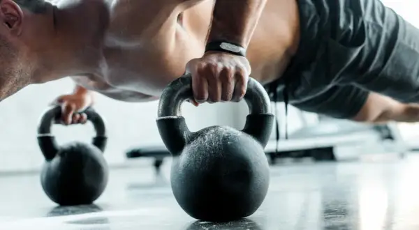 Jak ułożyć trening crossfit, by osiągnąć maksymalne rezultaty?