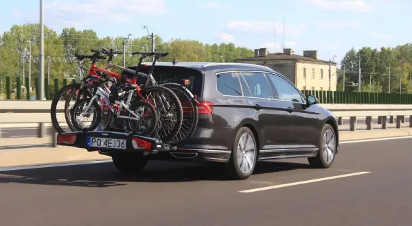 Jaki bagażnik na rowery wybrać, aby uniknąć problemów w trasie?