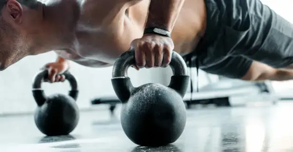 Jak ułożyć trening crossfit, by osiągnąć maksymalne rezultaty?